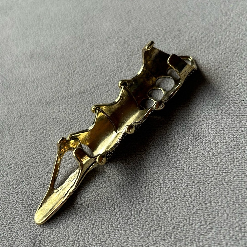Gold Tone Long Finger Claw Ring ~ Brand New! - Picture 8 of 9